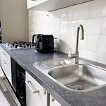 Nature Tilburg, 16 Beds * Тилбург