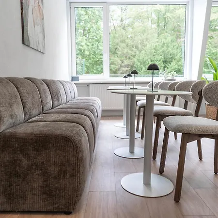 Villa Nature Tilburg, 16 Beds