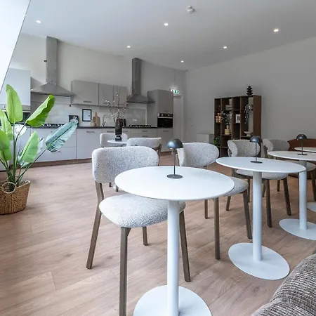 Villa Nature Tilburg, 16 Beds