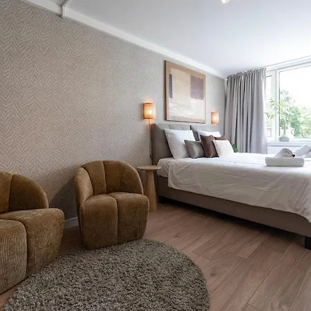 Nature Tilburg, 16 Beds Tilburg