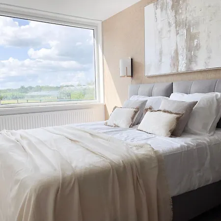 Nature Tilburg, 16 Beds Tilburg