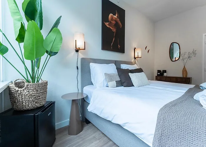 Nature Tilburg, 16 Beds *