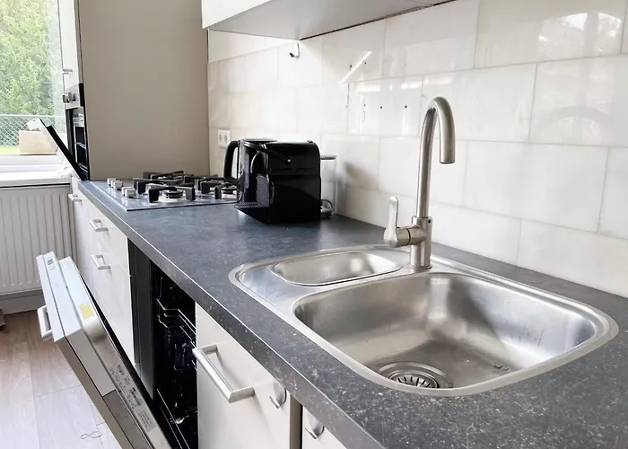 Nature Tilburg, 16 Beds * 提耳堡