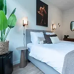 Nature Tilburg, 16 Beds *