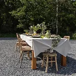 Villa Nature Tilburg, 16 Beds *