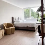 Nature Tilburg, 16 Beds Tilburg
