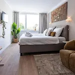 Villa Nature Tilburg, 16 Beds *