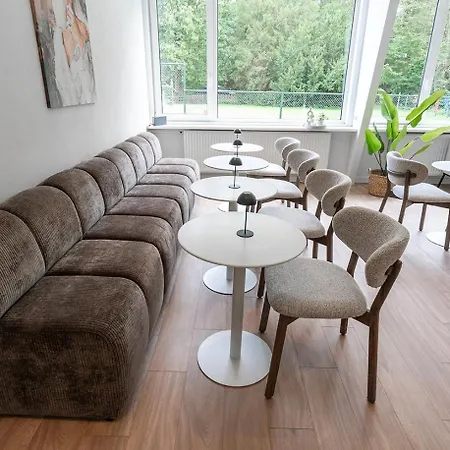 Nature Tilburg, 16 Beds 提耳堡