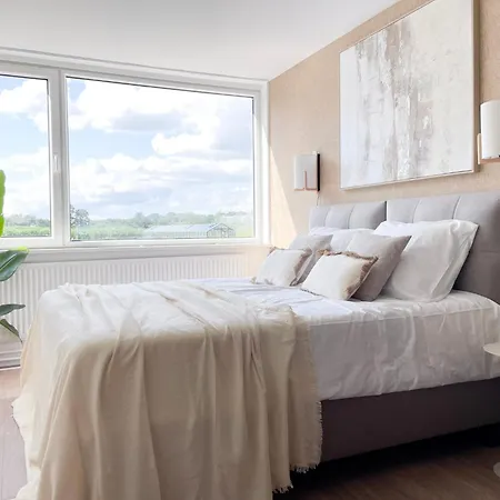 Nature Tilburg, 16 Beds 别墅