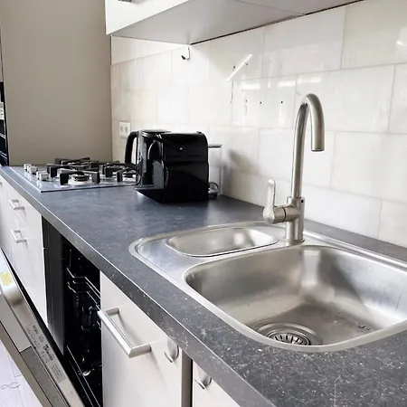 Nature Tilburg, 16 Beds * 提耳堡