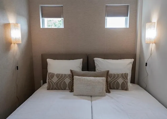 Nature Tilburg, 16 Beds טילבורג