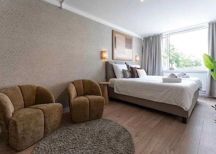 Nature Tilburg, 16 Beds טילבורג